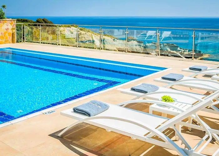 Cyan Villa Spathíon